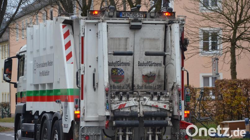 Gute Neuigkeiten für alle Bürger in Weiden: Pro Liter des gewählten Restmüllbehälters entstehen nur noch 1,33 Euro Gebühren - statt wie bisher 1,44 Euro. Bild: Kunz