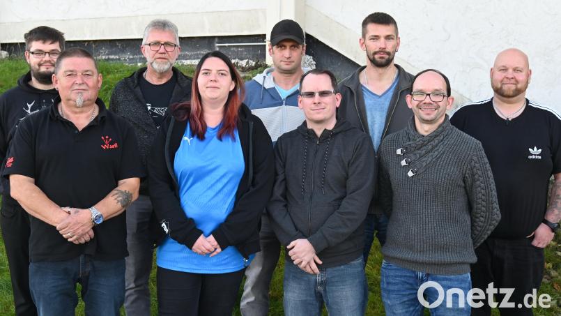Die neue Vorstandschaft der Dart-Liga Amberg-Sulzbach (v.l.n.r.) Markus Hergeth, Baptist Heldmann, Thomas Wild, Maria Krös, Daniel Schmid, Florian Kahrweg, Michael Stümpfl, Daniel Birkholz, Constantin Kern. Bild: gf