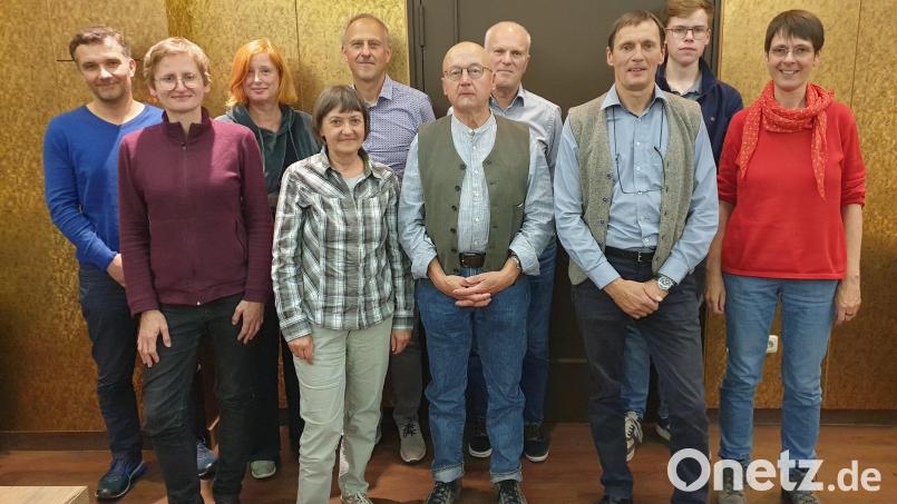 Sie engagieren sich im Vorstand der LBV-Kreisgruppe Schwandorf (von links): Thoralf Reichel, Bettina Kraus, Sigrid Markgraf-Rank, Regina Baumann, Hermann Rank, Paul Baumann, Wolfgang Hermann, Zeno Bäumler, Michael Nowak und Susanne Götte Bild: Jenny Neeser/exb