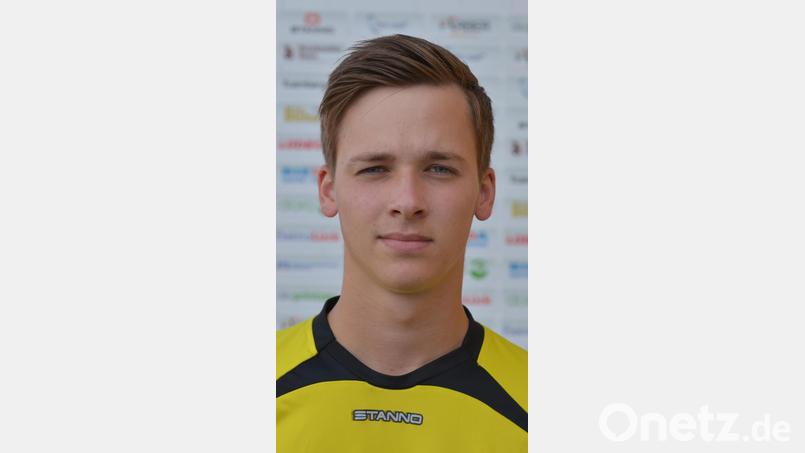 Moritz Ram
Bild: ref 
FC Amberg Saison 2017/18
Bezirksliga Nord Bayernliga Nord Bild: spo
