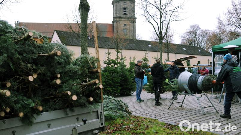 Auch in diesem Jahr muss der Weihnachtsbasar auf dem Mariahilfberg ausfallen. Trotzdem besteht die Möglichkeit, Christbäume sowie Wildfleisch käuflich zu erwerben. Archivbild: Gerhard Franz