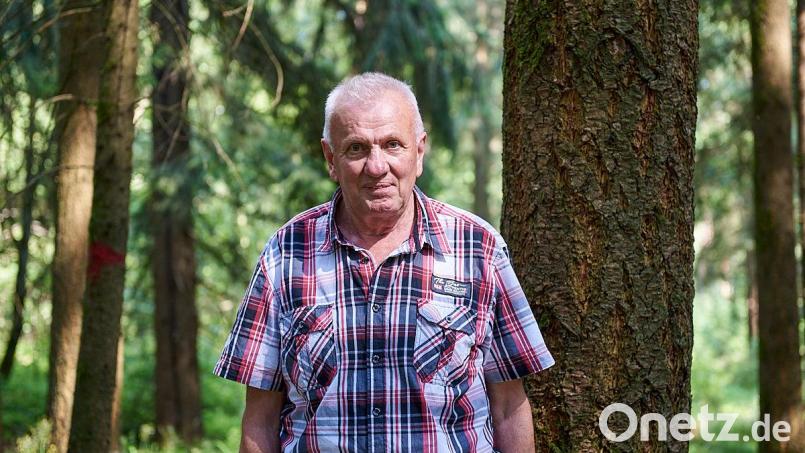 Preisträger Robert Maier hat in 40 Jahren einen zukunftsfähigen Wald geschaffen. Preisträger Robert Maier, der bis zum Eintritt in den Ruhestand als Gärtner tätig war, hat in 40 Jahren einen zukunftsfähigen Wald geschaffen. Seine Landwirtschaft hat der 70-Jährige mittlerweile verpachtet, damit er sich ganz dem Wald und auch seiner Gastwirtschaft widmen kann. Bild: Lucas Heinz/exb