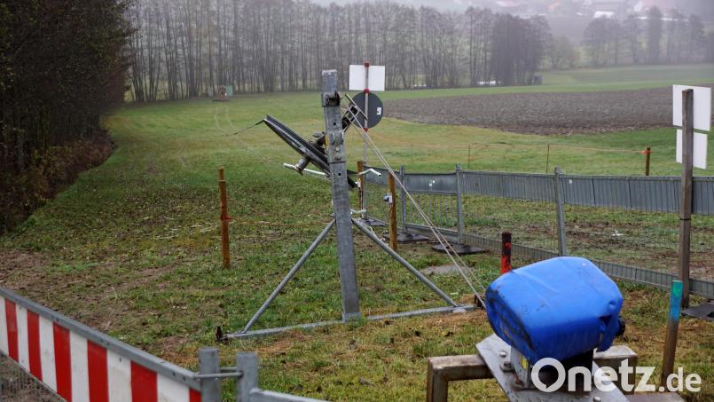 Der Kinderlift ist aufgebaut und einsatzbereit. Was fehlt, sind Schnee und keine Einschränkungen durch Corona. Bild: bkr