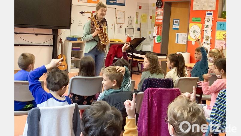 Die Ehenbachtaler Blaskapelle aus Schnaittenbach wirbt an den Schulen um Musikernachwuchs. Bild: ads