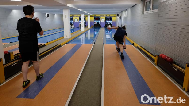 Mit riesiger Freude gehen die Sportkegler des 1. SKC ihrem Hobby auf der neuen, vierbahnigen Kegelanlage nach und warten auf die kommenden Herausforderungen bei den Wettkämpfen. Bild: le