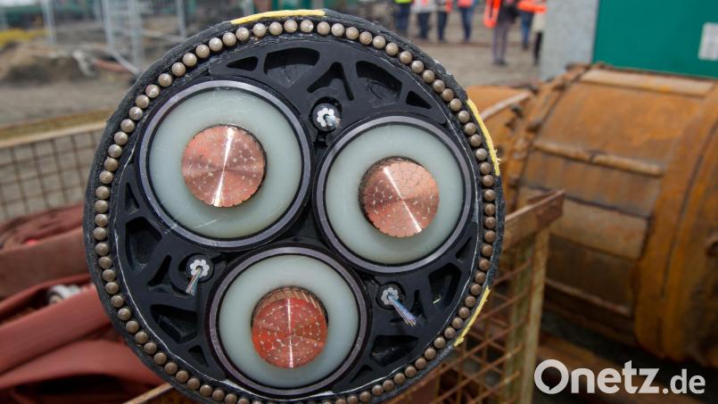 Der Südostlink mit seinen Gleichstrom-Erdkabeln bleibt ein heißes Thema. Bild: Stefan Sauer/dpa