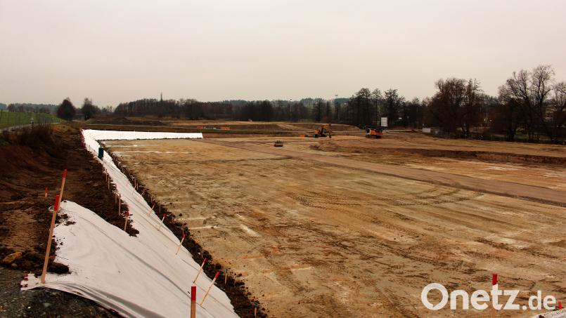 Nicht nur der Landkreis investiert zig Millionen in den Neubau der Kemnather Realschule, auch die Stadt Kemnath trägt massiv zur Realisierung des Projekts bei. Bild: stg