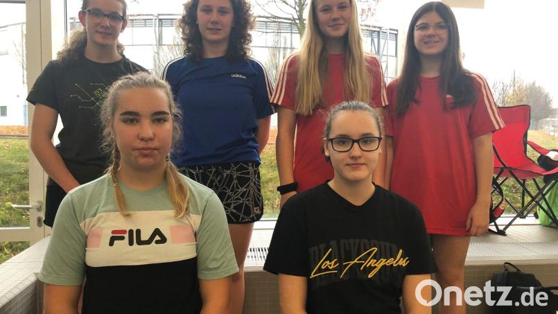 Milena Franz, Anna Schwöd, Leni Geiger, Helena Bergmann (hinten von links) sowie vorne Hanna Hirsche und Sandra Beinrucker nutzten als neu formiertes Damenteam des TSC in Zwickau die Gunst der Stunde. Bild: rbg