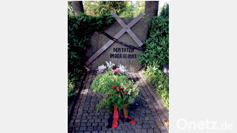 Der Gedenkstein für die Toten Sudetendeutschen auf dem Tirschenreuther Friedhof wurde vor 70 Jahren errichtet. Archivbild: Horst Adler/exb