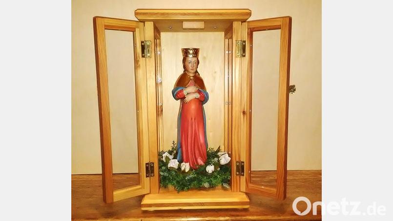 Seit einigen Jahren wird in der Pfarrei Brand im Advent das Frauentragen wieder gepflegt. Bild: ld
