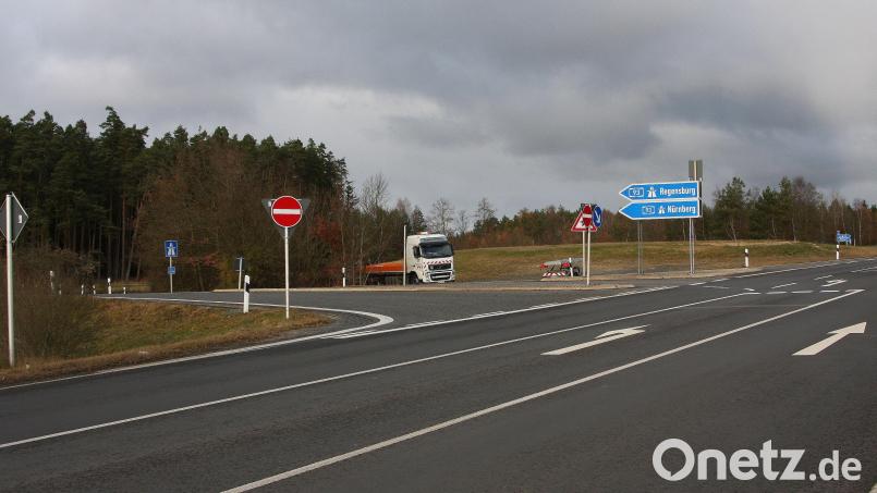 Die Autobahn-Anschlussstelle Wiesau in Fahrtrichtung Regensburg wird für zwei Tage gesperrt. Bild: wro