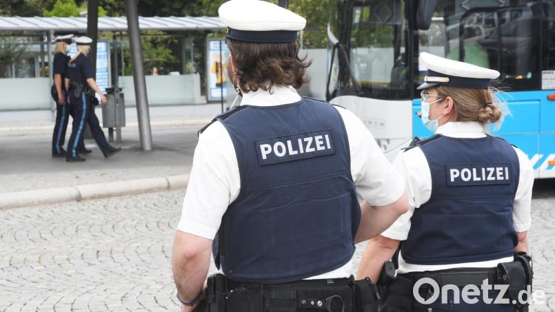 Polizeidienststellen und das Landratsamt Neustadt kontrollierten in der vergangenen Woche verstärkt die Einhaltung der 2G-Regel. Archivbild: Gabi Schönberger