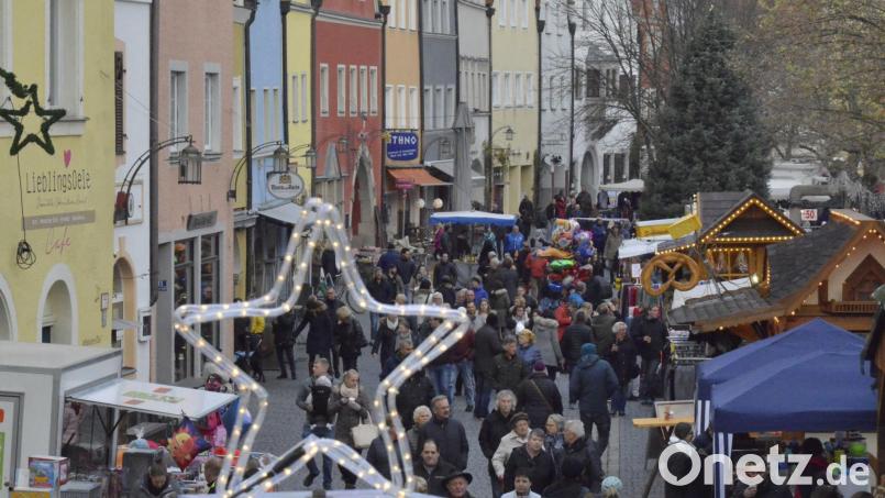Ein solches Bild vom Kathreinmarkt in Weiden wird es auch heuer nicht geben. Archivbild: Wilck