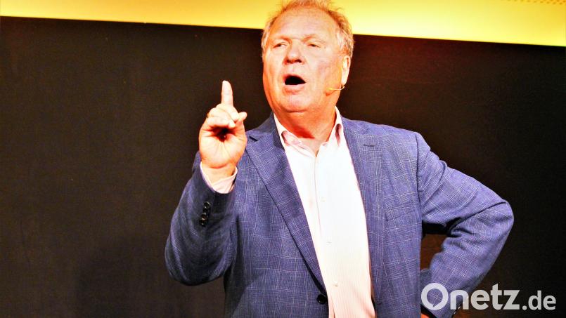 Thomas Freitag, der Grandseigneur des Kabaretts, gastierte am Sonntag erstmals bei der Futura in Windischeschenbach Bild: stg