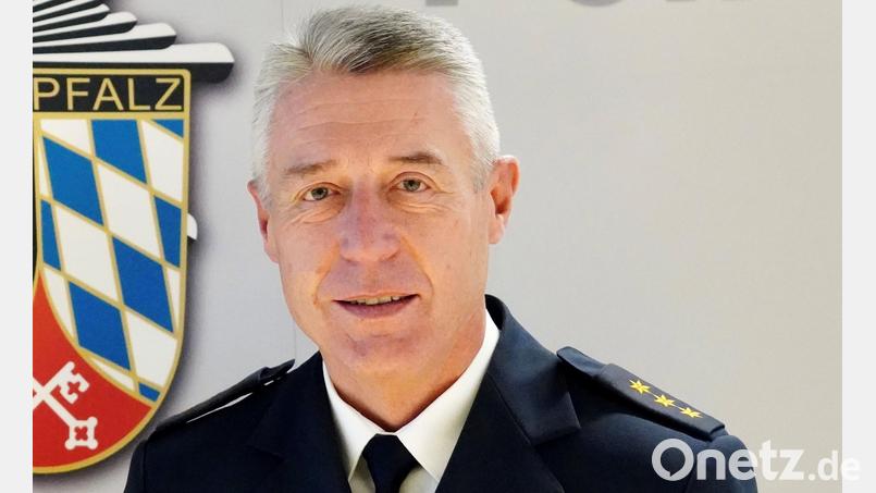 Polizeidirektor Klaus Müller (59), bislang Leiter der Weidener Inspekton, ist ab 1. Dezember neuer Leiter des Sachgebiets E2 beim Polizeipräsidium Oberpfalz. Bild: Polizeipräsidium Oberpfalz/dp