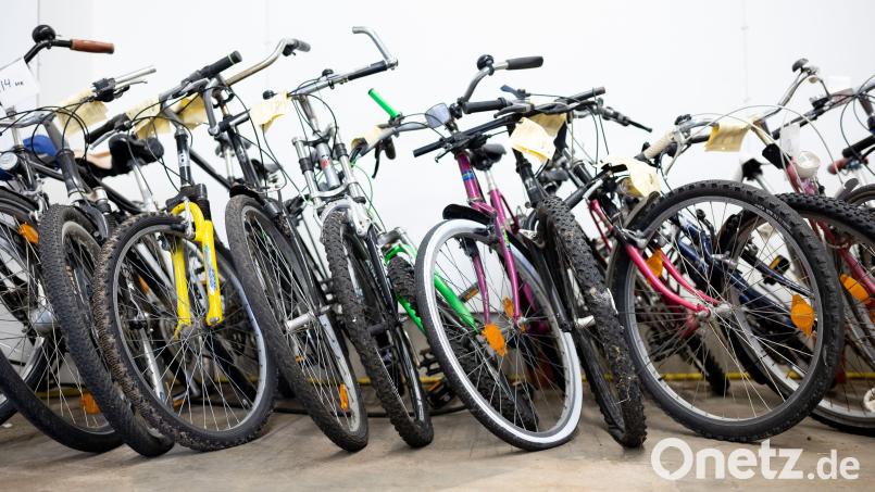 Die Bewohner des gemeindlichen Anwesens wollen einen Unterstellmöglichkeit für ihre Fahrräder. Symbolbild: Moritz Frankenberg/dpa