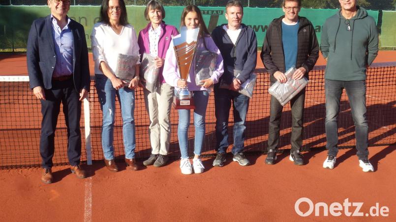 Die neuen Vereinsmeister wurden bei der Saisonabschlussfeier des Tennisclubs ausgezeichnet. Bild: mad