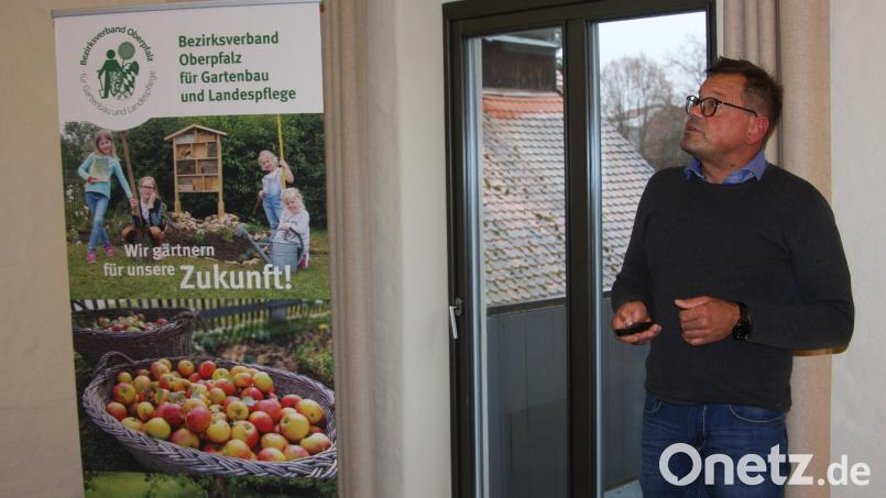Zum Kreis der Referenten zählte auch der Kreisfachberater am Landratsamt Tirschenreuth, Harald Schlöger. Bild: wro
