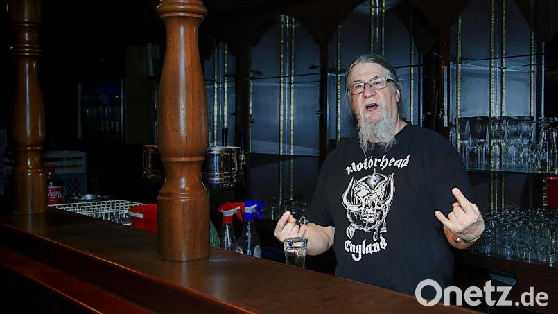 Wieder Wirt an alter Wirkungsstätte: Karl &quot;Charly&quot; Schlömmer eröffnet an diesem Samstag das &quot;Burgblick&quot; in Oberviechtach mit neuem Konzept. Bild: Hösamer