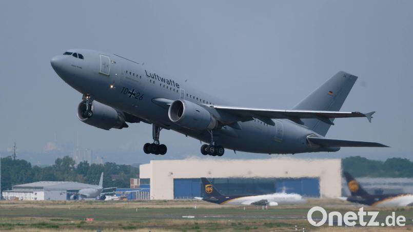 Ein Airbus A310 MedEvac der Bundeswehr während eines Starts auf dem Flughafen Köln Bonn. Foto: Henning Kaiser/dpa Bild: Henning Kaiser