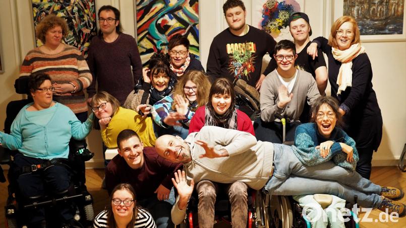 Die inklusive Theatergruppe „Theater frontal“ aus Regensburg. Bild: Theater Frontal/exb