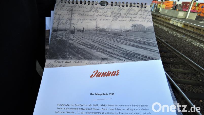 Das erste Kalenderblatt (für Januar 2022) erzählt die Geschichte der Entstehung des Bahnhofs Wiesau. Bild: ubb