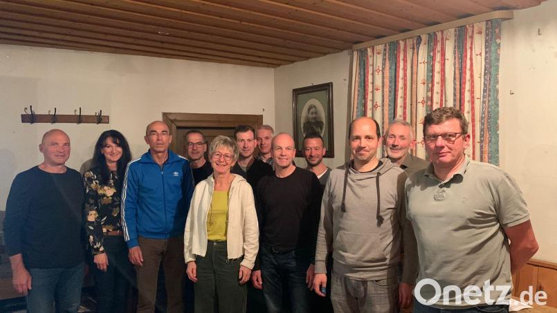 Der alte und neue Vorstand des RSC Neukirchen mit Hans Deyerl, Angela Fruth, Gernot Kranl, Markus Aures, Christa Englhard, Marco Holzwarth, Klaus Ackermann, Karl-Heinz Englhard, Michael Trautmann, Christian Langhans, Günter Rösel und Ulli Seitz. Bild: lhc