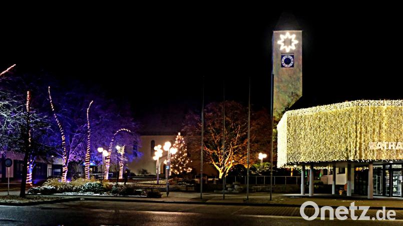 Die Beleuchtung am ursprünglich geplanten Standort des Weihnachtsmarktes soll für vorweihnachtliches Ambiente sorgen. Bild: mab