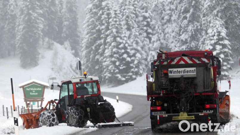 Schnee und Eisglätte sorgten am Montag in Bayern für zahlreiche Unfälle. Bild: Kilian Pfeiffer/dpa