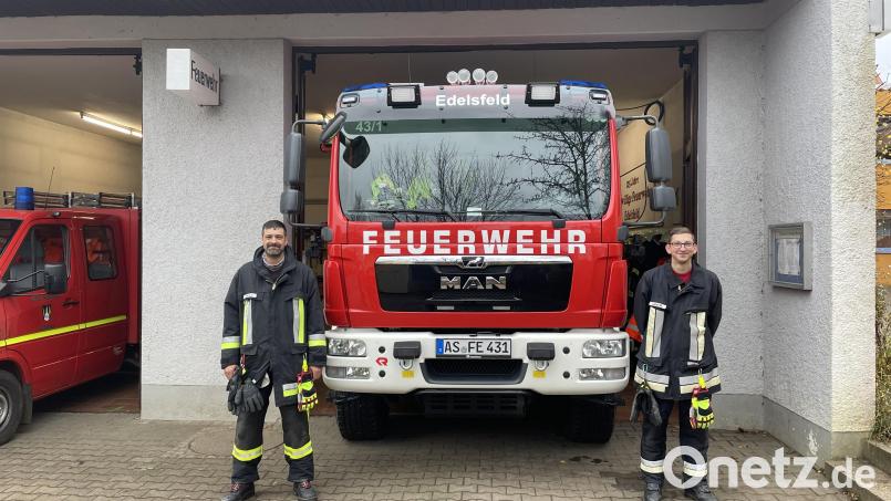Eingezogen in seinem neuen Zuhause bis 2025 ist das neue LF10, sehr zur Freude von Zweitem Kommandant Christian Gräderl (links) und Kommandant Markus Luber. Bild: lei