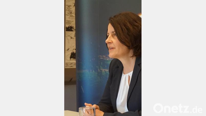 Projektverantwortliche Dr. Veronika Hofinger bei der Vorstellung des neu im CeBB angesiedelten „Informations-, Beratungs- und Vernetzungszentrum Grünes Band&quot; . Bild: eib