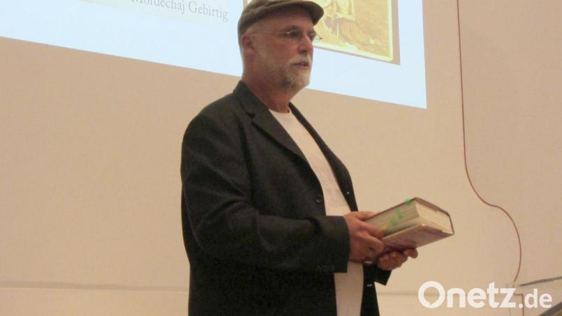 Vor zwei Jahren war Uwe von Seltmann schon einmal in der ehemaligen Synagoge zu Gast, damals mit seiner Mordechai-Gebirtig-Biografie. Bild: aks
