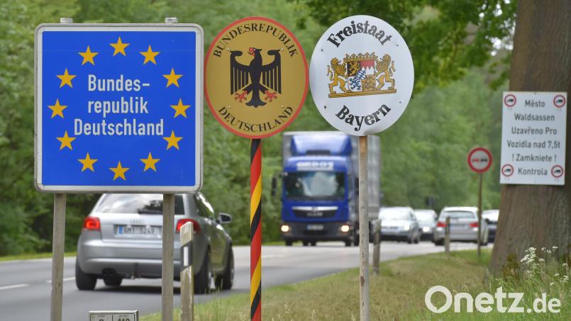 Auch für Ausflüge nach Tschechien gelten wieder Einschränkungen. Symbolbild: Slavomír Kube/dpa