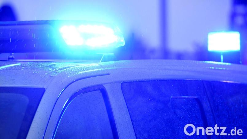 Die Polizei Neustadt sucht Zeugen eines Unfalls in Störnstein. Symbolbild: Carsten Rehder/dpa