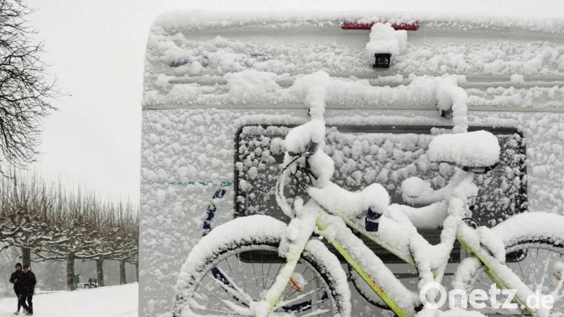 Camping im Winter? Mit einem richtig ausgerüsteten Wohnmobil ist das kein Problem. Symbolbild:  Horst Ossinger/dpa