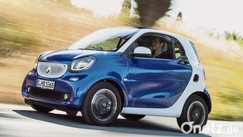Zweisitzer für Minimalisten: Der Smart Fortwo zeigt sich seinen Passagieren geräumig, viel Gepäck kann naturgemäß bei rund 2,70 Meter Länge aber nicht mehr mit. Bild: Smart/dpa