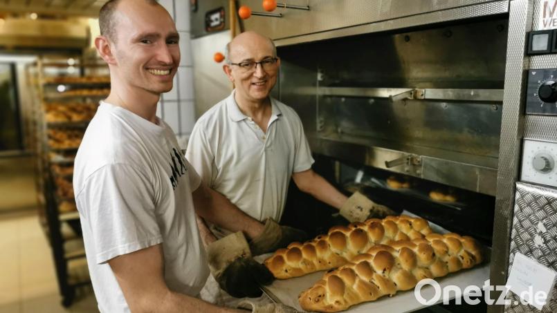 Ab 4. Januar 2022 übernimmt Bäckermeister Tino Treptow (links) die Bäckerei von Hans Landgraf. Bild: gz