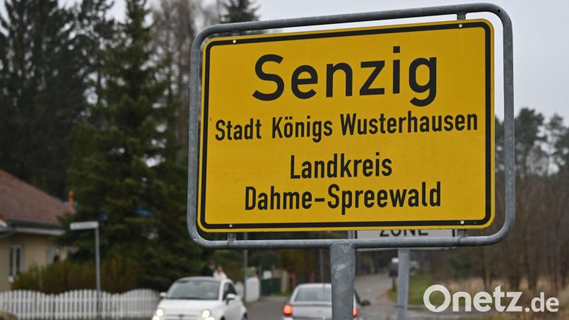 Das Ortseingangsschild von Senzig, einem Ortsteil der Stadt Königs Wusterhausen in Brandenburg. Foto: Patrick Pleul/dpa-Zentralbild/dpa Bild: Patrick Pleul