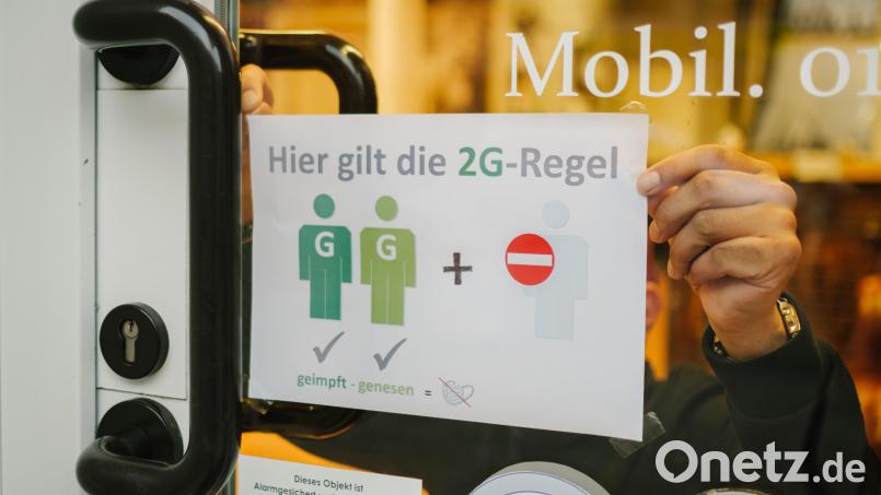 Bayern weitet die 2G-Regeln für Gastronomie und Handel aus. Symbolbild: Ole Spata