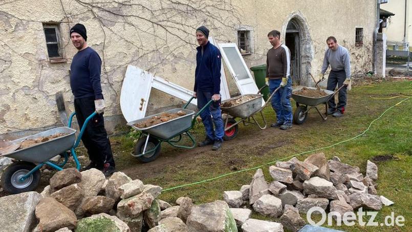 Arbeitseinsätze gab es zuletzt immer wieder beim Kooperatorenhaus in Beidl. Bild: Alois Bauer/exb