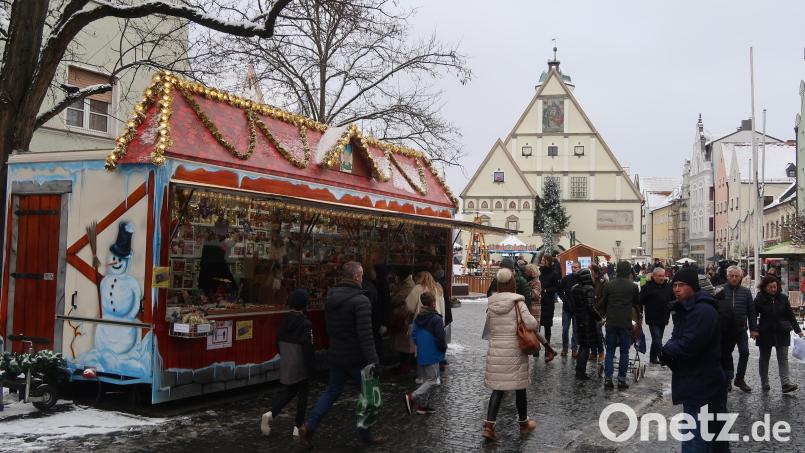 Der Christkindlmarktersatz kann die Umsatzeinbußen nicht ausgleichen. Aber die Schausteller freuen sich trotzdem über die Erlaubnis, ihre Buden aufstellen zu dürfen. Bild: Kunz