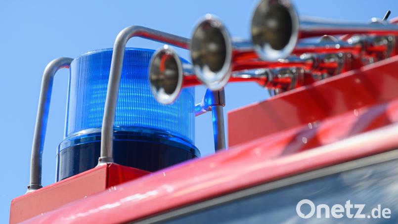 In Frechetsfeld kam es wegen einem mutmaßlichen Brand zu einem großen Feuerwehreinsatz. Symbolbild: Robert Michael/dpa