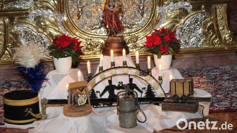 Vor dem Altar in der Georgskirche war ein kleiner Barbaraaltar aufgebaut. Bild: ads