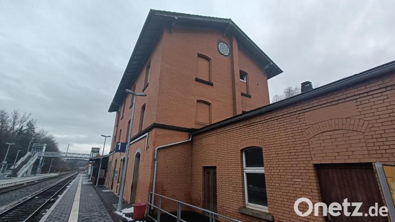 Im Reuther Bahnhof soll ein Radl-Café entstehen. Noch ist unklar, wer für den Bauantrag zuständig ist. Bild: fks