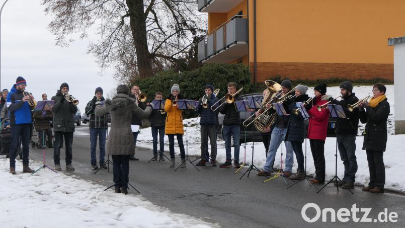 Das Adventsblasen des Posaunenchors fand gleich in vier Dörfern statt. Bild: exb