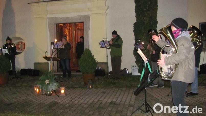Der evangelische Posaunenchor unter Leitung von Veronika Weber erfreute mit weihnachtlcher und adventlicher Musik. Bild: sei