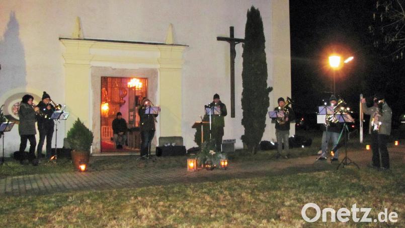 Der evangelische Posaunenchor unter Leitung von Veronika Weber erfreute mit weihnachtlicher und adventlicher Musik. Bild: sei