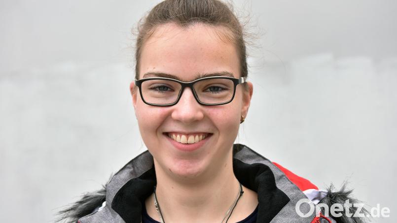 Theresa Popp leitet die Gruppenstunden der Ursensollener Ministranten, sie hatte die Idee zur Aktion &quot;Advent der 1000 Sterne&quot;. Bild: Stephan Huber