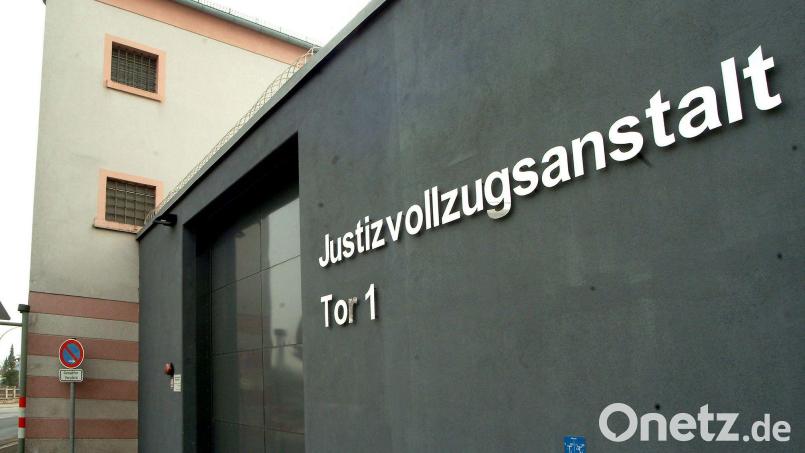 Der Angreifer ist bereits 17 Mal vorbestraft und muss nun ins Gefängnis: Eine Sauf-Party in Sulzbach-Rosenberg ist völlig eskaliert - sie endete mit einer blutigen Scheren-Attacke und zwei Verletzten. Bild: Petra Hartl