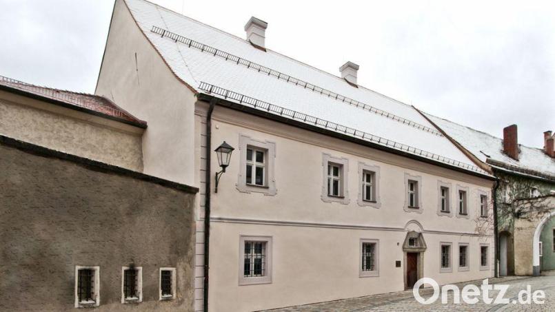 Das Gebäude Fronfeste in Neunburg vorm Wald wurde umfassend saniert und dient als Haus der Begegnung. Dort könnte eine Außenstelle der Erziehungsberatung der Katholischen Jugendfürsorge untergebracht werden. Bild: Architekturbüro Steidl/exb